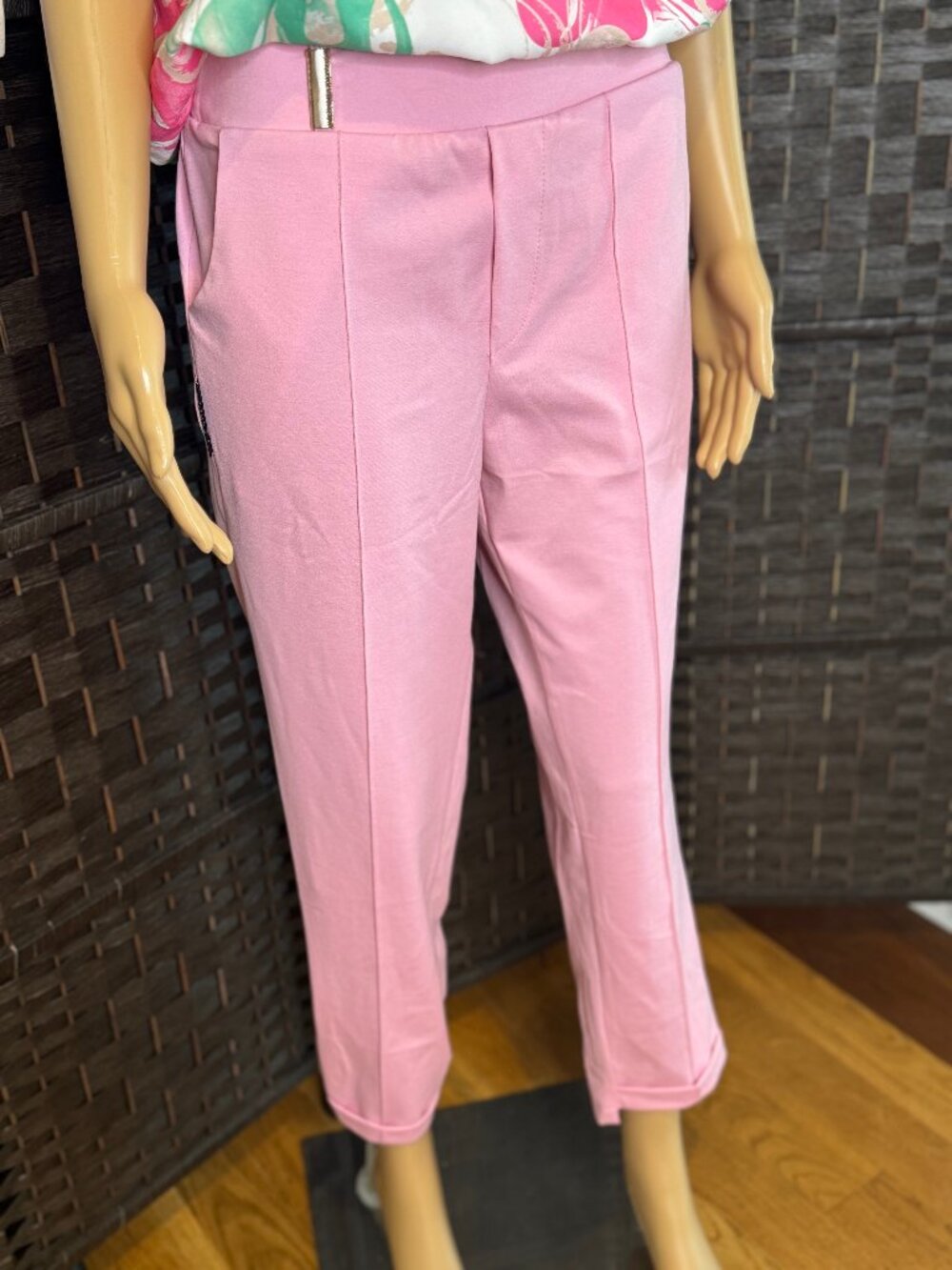 MINOUU WOMEN PANTS $30  SIZE M/L